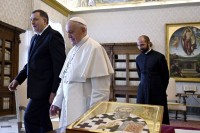 Dodik s papa Franjom na naslovnoj strani vatikanskog lista