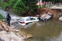 Filmska potjera u Novom Travniku: U rijeci završio automobil policije, ali i bjegunaca