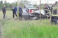 Vatrogasci iz BMW-a u Pelagićevu izvukli zarobljenog vozača