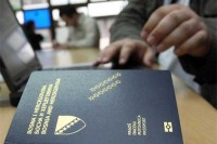 Bruka konzulata BIH: Za pasoš BiH  potrebno da imate samohranu majku