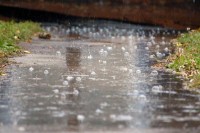 Од поднева захлађење, киша и пљускови