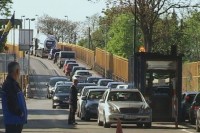 Временске неприлике успориле саобраћај, гужве на појединим граничним прелазима