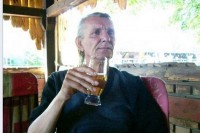 Pjevači debelo zarađuju od njegovih hitova, on umro u teškoj bijedi u stračari na periferiji  Bijeljine