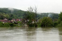 Сана у опадању, водостај онемогућава уливање Гомјенице која се излива