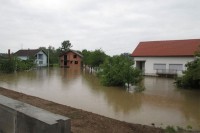 Vrbas poplavio srbačka sela, Sava sve više prijeti