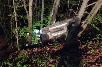  Momak i djevojka povrijeđeni u nesreći u Banjaluci, vatrogasci izvlačili auto 
