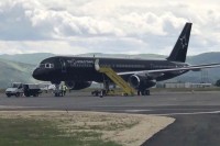 Na mostarski aerodrom sletio crni najluksuzniji boing hotel VIDEO