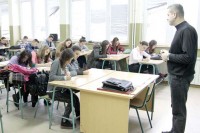 Šta se krije iza novog programa USAID-a: “Tabla” vodi ka centralizaciji