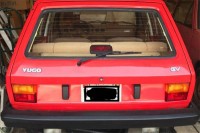 У Америци се продаје Yugo са само 749 км на сату
