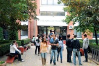 Најстарији студент гази седму деценију