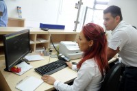 Službenici izvlače iz kase četiri miliona 
