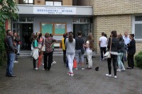 Одликаши похрлили у Медицинску школу