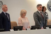 Parlament u začaranom krugu