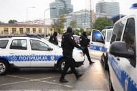 Napali policajce i psovali im majku