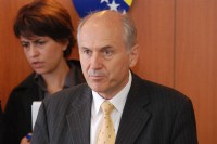 Incko: Rezervni sastav policije aktivira bonska ovlašćenja?