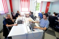 Programeri deset puta plaćeniji od tekstilaca