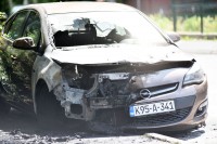 “Opel astra” u banjalučkom naselju Lazarevo sama planula i eksplodirala
