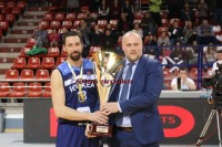 Vuk okačio patike o klin
