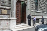 Novogodišnje čestitke ispred veza i investicija