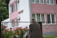 Ukrali vozilo humanitaraca, pa sletjeli s puta