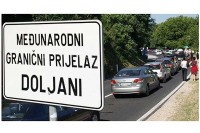 Колоне возила чекају на граници са Хрватском и Црном Гором