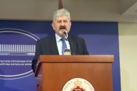 Bundalo: U politici graditi mostove