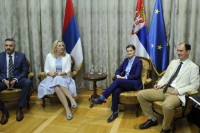 Srbija pomaže u opremanju 500 digitalnih učionica