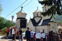 Положени вијенци и служен парастос дјечаку Слободану Стојановићу