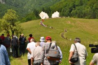 Титове стазе привукле дупло више Кинеза