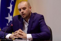 Srbi iz FBiH uporozavaju: Borba protiv dolaska migranata ili selidba