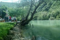 Сутра промјенљиво облачно са кишом и пљусковима