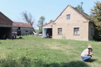 Puncu zabio sjekiru u glavu