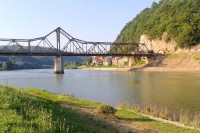 Pregovarač ubijedio muškarca da odustane od samoubistva skokom u Drinu