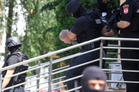 Jednomjesečni pritvor Milošu Obradovu