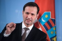 Kovač poziva Pupovca da se distancira od Vučićevih riječi