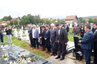 Rodbina žrtava NATO agresije: Daćemo i svoje živote samo da ne idemo u NATO