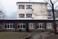 Zaposlio nastavnike koji su imali posao u Srbiji