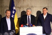 SDA i HDZ čekaju SNSD za razgovore