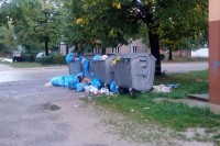 Грахово данима без воде, смеће нико не одвози