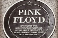 "Još jedna cigla na zidu" posvećena bendu Pink Flojd
