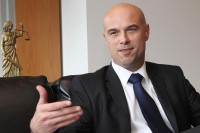 Tegeltija: Ozbiljno shvatiti saznanja o rušenju VSTS-a