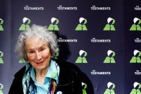 Margaret Etvud i Bernardin Evaristo dijele Bukerovu nagradu