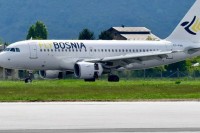 Drama na promo letu FlyBosnije: Avion udario u aviostepenice