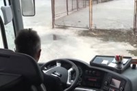 Скандалозан случај у Добоју: Пијан хтио да вози ученике на сајам књига у Београд