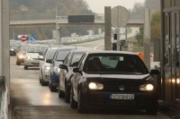 Огромне колоне аутомобила на аутопуту од Лакташа према Бањалуци