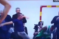 Skandal u ABA ligi: Navijač udario košarkaša Cedevita Olimpije VIDEO