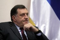 Dodik podnio zahtjev za ocjenu ustavnosti Zakona o zastavi BiH