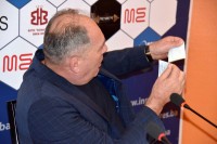 Mektić javno pocijepao knjižicu Vojske RS VIDEO