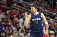 Maestralni Luka Dončić VIDEO