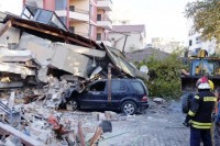 Zatrpana djeca, ljude izvlače iz ruševina nakon zemljotresa u Albaniji